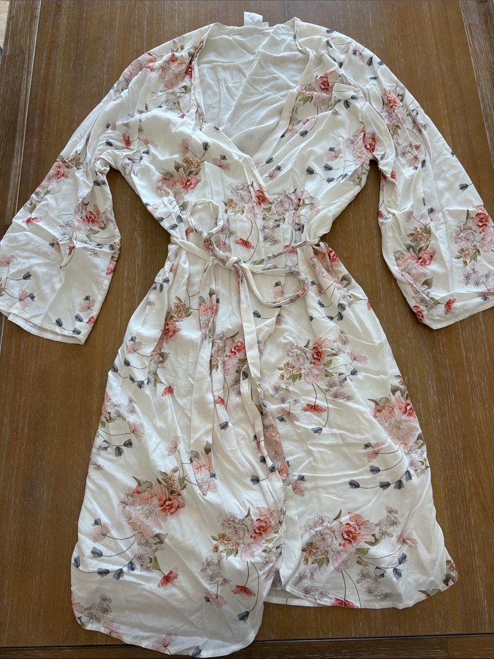 Plum Pretty Sugar Ivory Floral Robe
